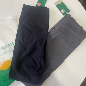 2 pairs womens leggings NWT